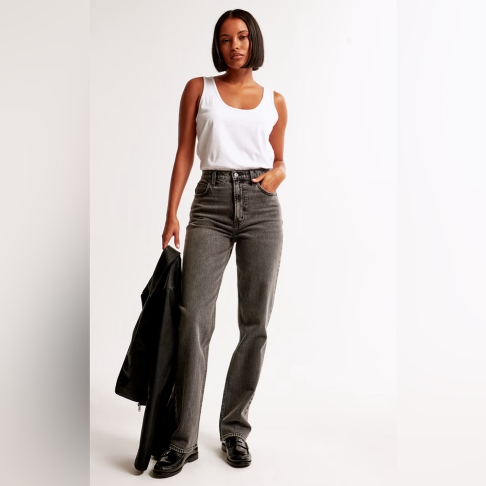 Abercrombie & Fitch // 90’s Ultra High Rise Jeans // Size 25R